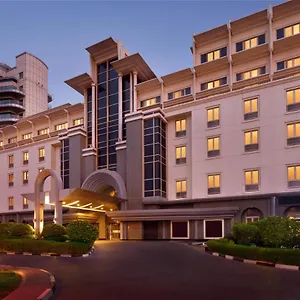 Hotell Mövenpick Hotel&apartments, Dubai