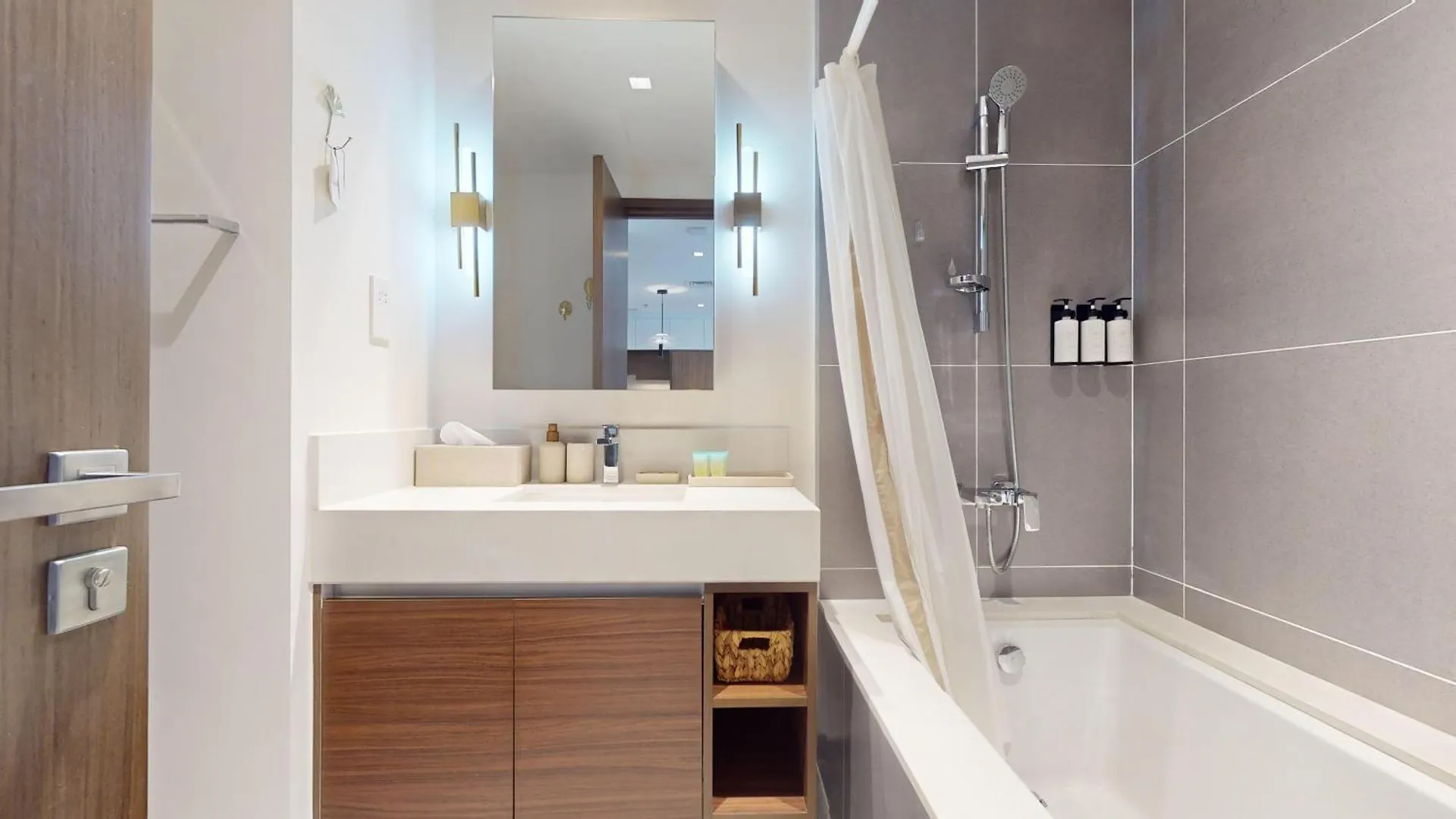 Creek Edge - Elegant One Bedroom In Creek Habour Dubai Apartment
